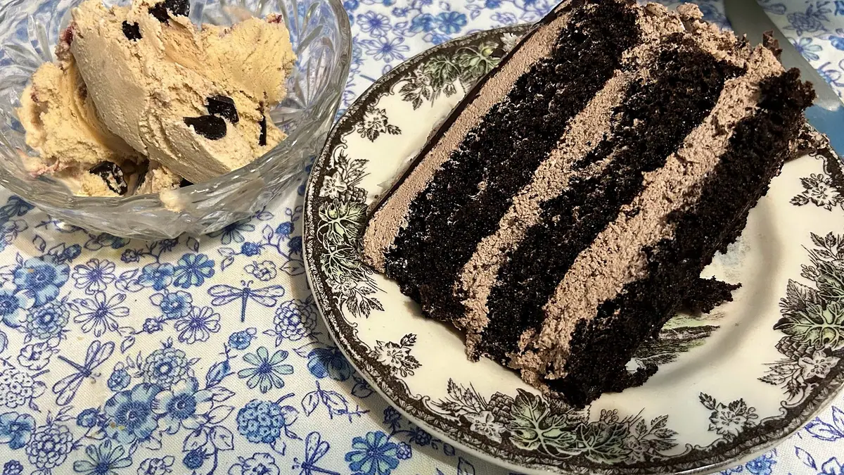 Mrs Bee'S Cakery – cake shop in West Heath, Birmingham